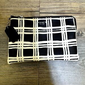COACH Corner Zip WRISTLET Rare PAINTED PLAID 6" x 4" Black & White PVC & Leather